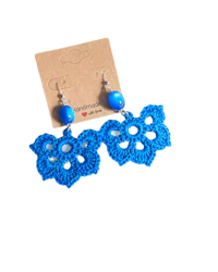 Bright blue floral motif with dyed selenite